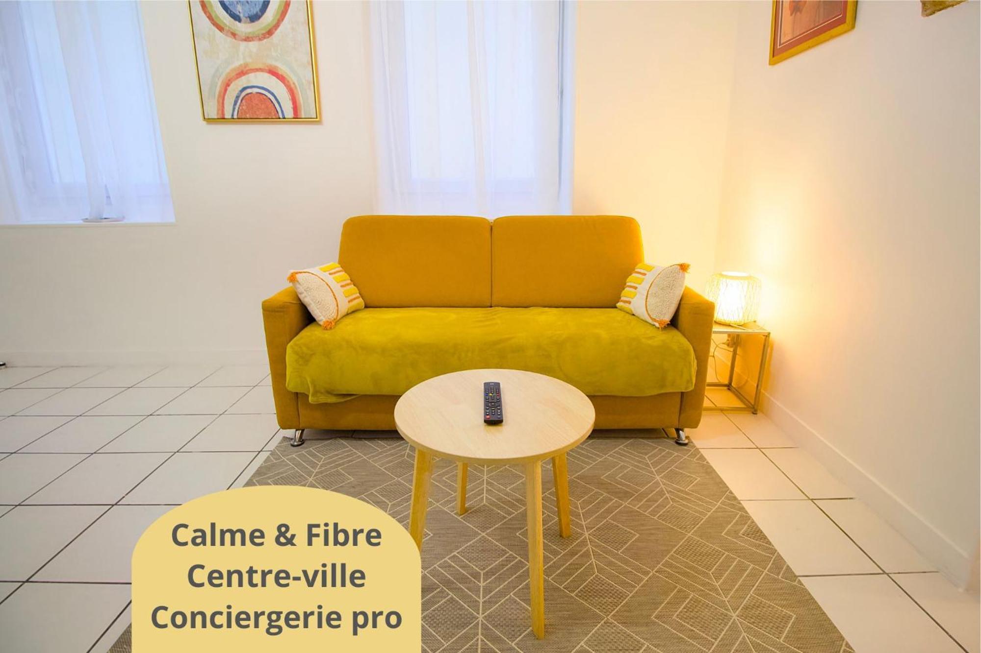 Hypercentre - Super En Rdc, Intendance Luxury Host Apartment